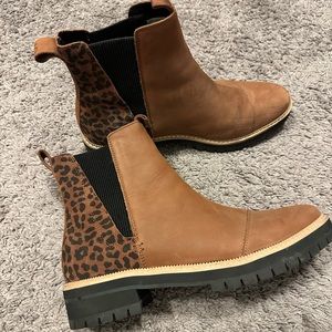 Women’s size 12 TOMS Boots